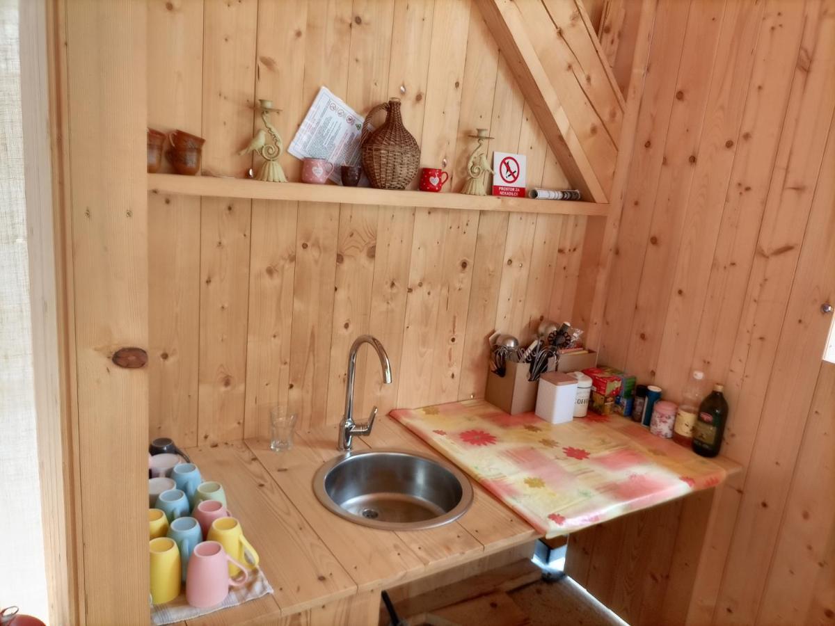 Kamp Beli Gaber Otel Stari Trg pri Lozu Dış mekan fotoğraf
